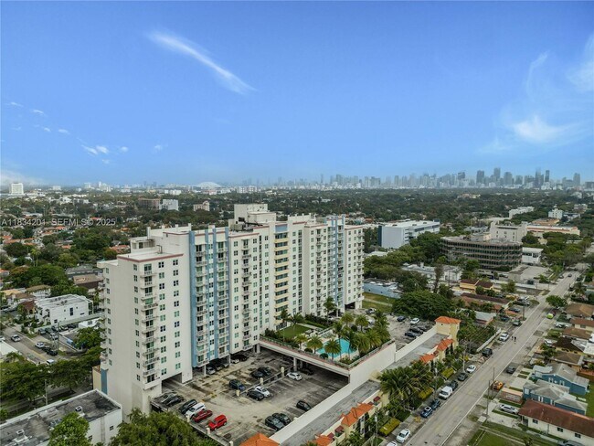 Building Photo - 3000 Coral Wy