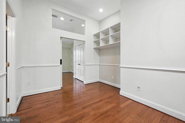 Building Photo - 408 Kennedy St NW