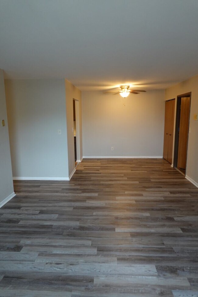 Building Photo - Modern Apartments Available Now!