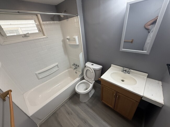 Building Photo - 3524 Bosworth Rd