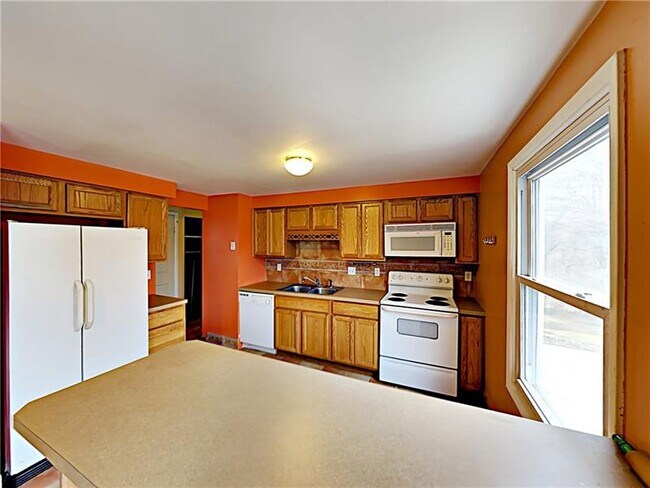 Building Photo - 517 Malabar Dr