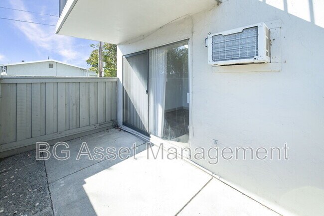 Building Photo - 1746 Kidder Ave