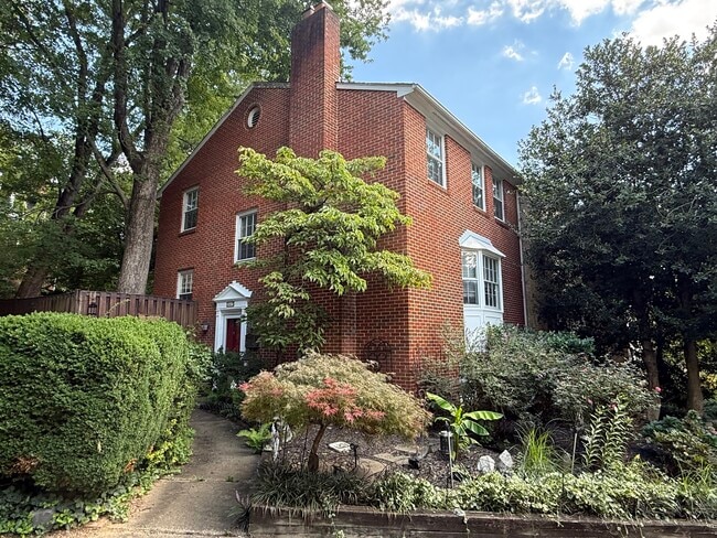 Colonial brick end unit townhouse with a large deck and back yard. - 3307 Webley Ct