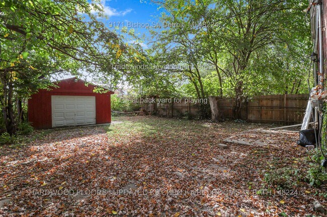 Building Photo - 9171 Bishop-4BR Bungalow - Hardwoods/Updated Kitchen - Yorkshire Woods - 48224