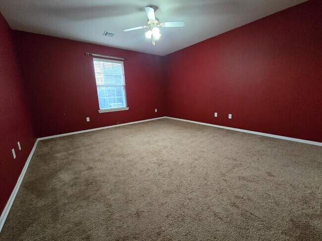 Building Photo - 8704 N 140th E Ct