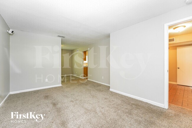 Building Photo - 3931 Springleaf Dr