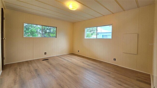 Building Photo - 7393 Fairlane Ave