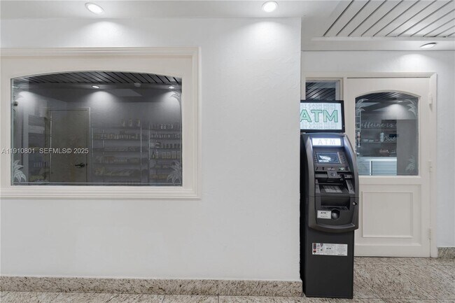 Building Photo - 780 NE 69th St