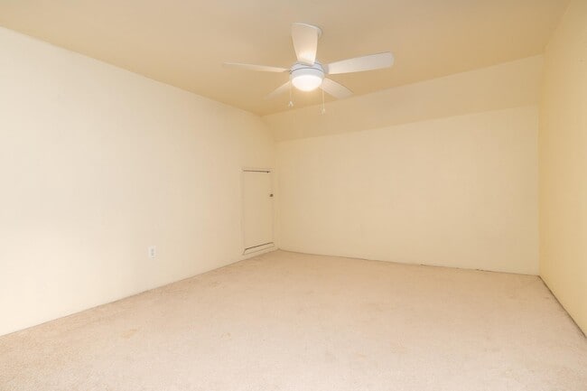 Building Photo - 6221 Walhonding Rd