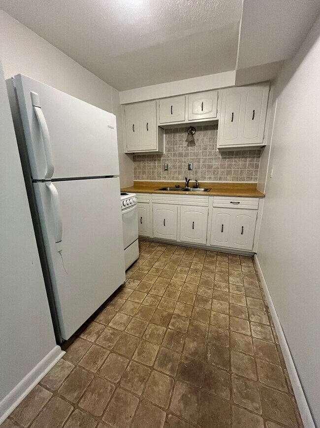 Building Photo - Farmdale Road