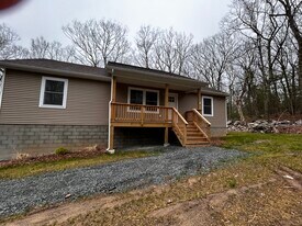 Building Photo - 150 Cree Rd