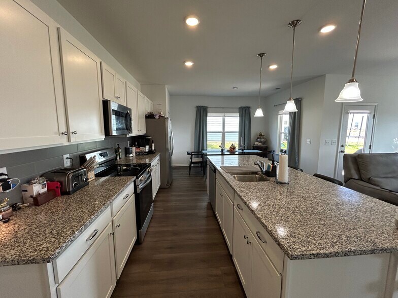 Building Photo - 236 Summerlin Dr