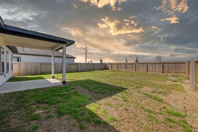 Building Photo - 16743 Needlepoint Dr