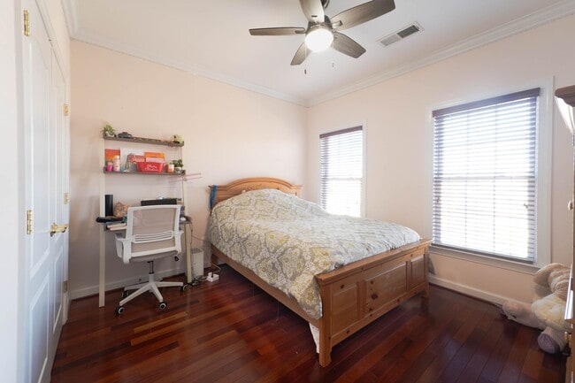 Building Photo - Well Appointed 3 Bedroom 3.5 Bath Townhome in Fairfax