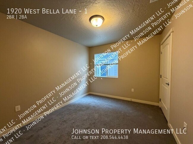 Building Photo - 1920 W Bella Ln