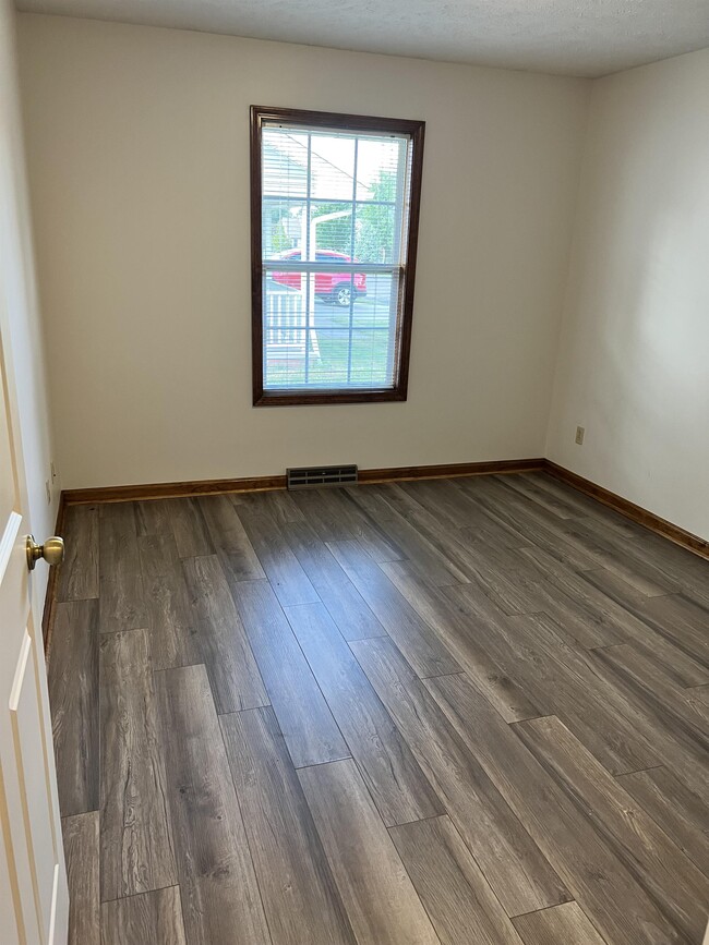 Building Photo - 510 E Elm St