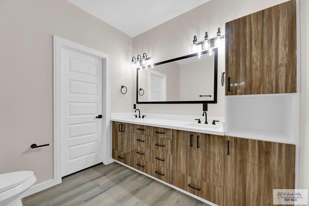 Building Photo - 3330 Calle Bolivia