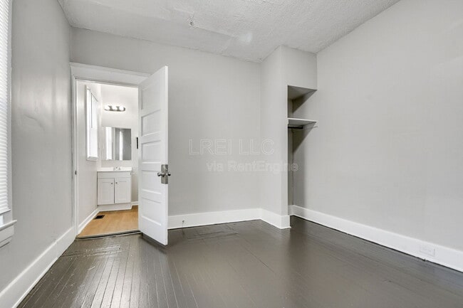 Building Photo - 317 S 39th St