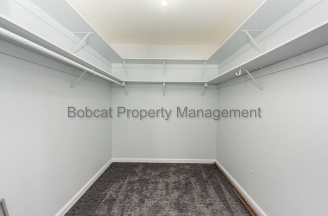 Building Photo - Remodeled 3 bed, 3 bath Home | Includes RV...