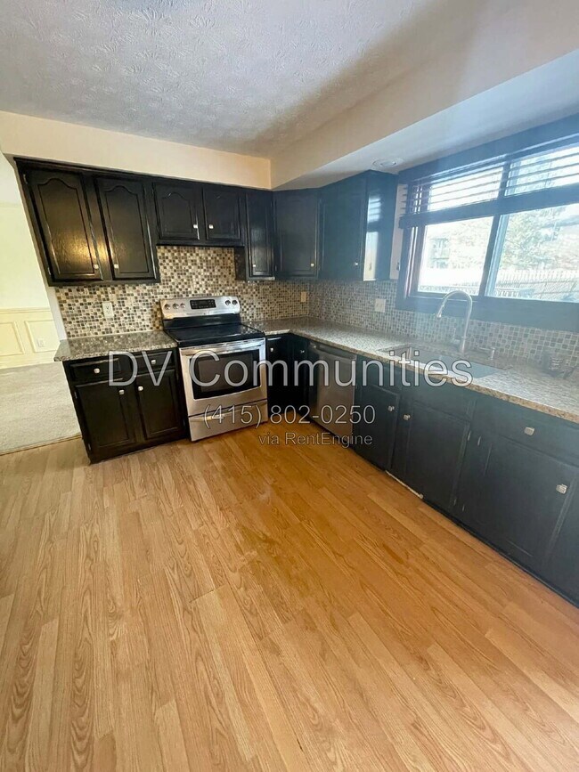 Building Photo - 32467 S Roundhead Dr