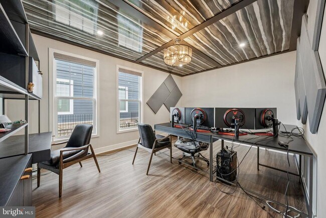 Building Photo - 101 Milvian Wy SE