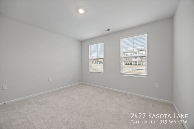 Building Photo - 2427 Kasota Ln