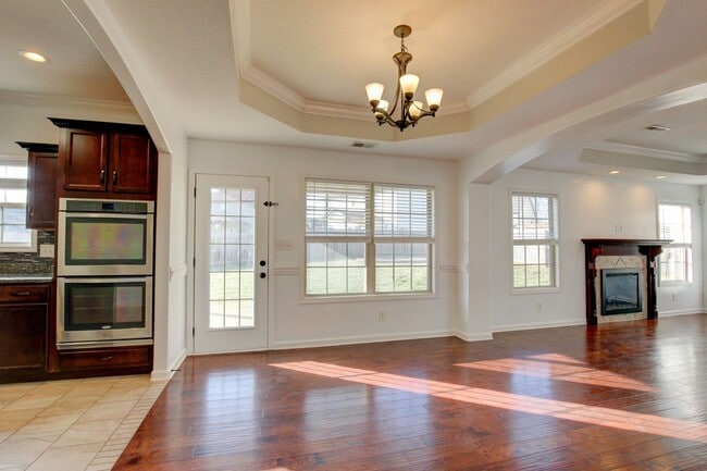 Building Photo - Stunning Five Bedroom With Hardwoods, Fireplace and Covered Patio in Sunset Meadows