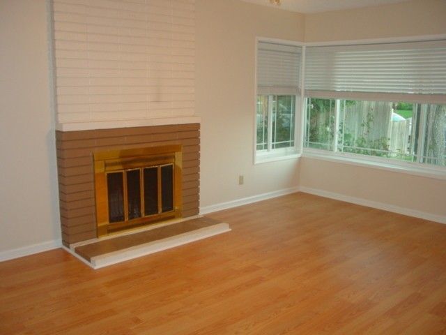 Building Photo - 9952 Vanguard Dr