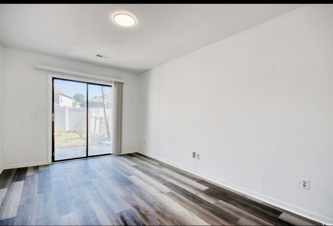 Building Photo - 1490 Turkey Ridge Rd