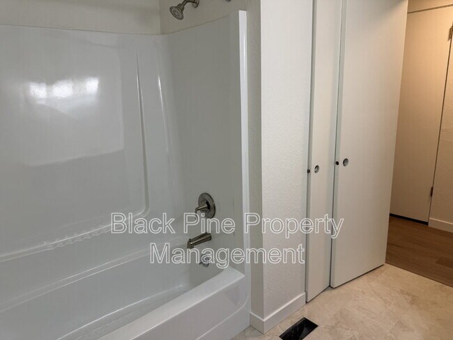 Building Photo - 1939 S Owyhee St