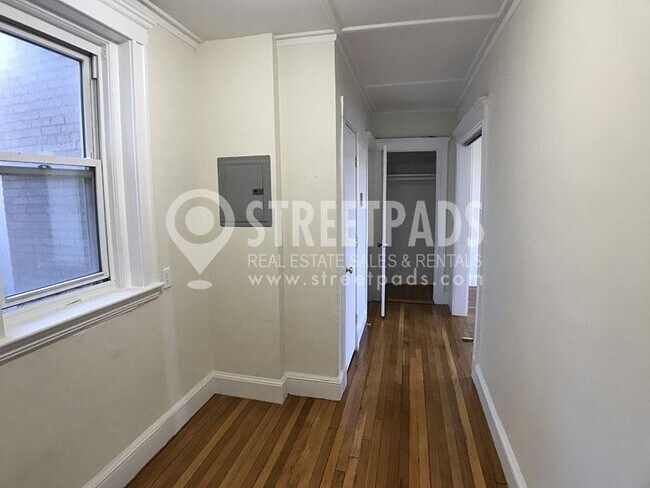 Building Photo - 1 bedroom in Boston MA 02215