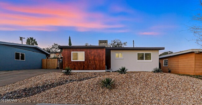 Primary Photo - 6251 Arapaho Rd