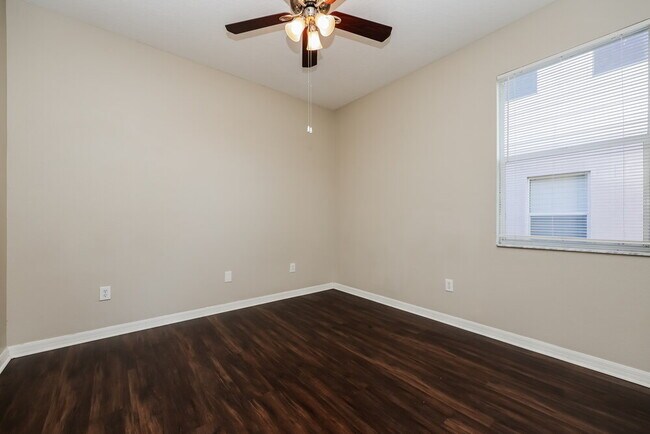 Building Photo - 6327 Bridgecrest Dr