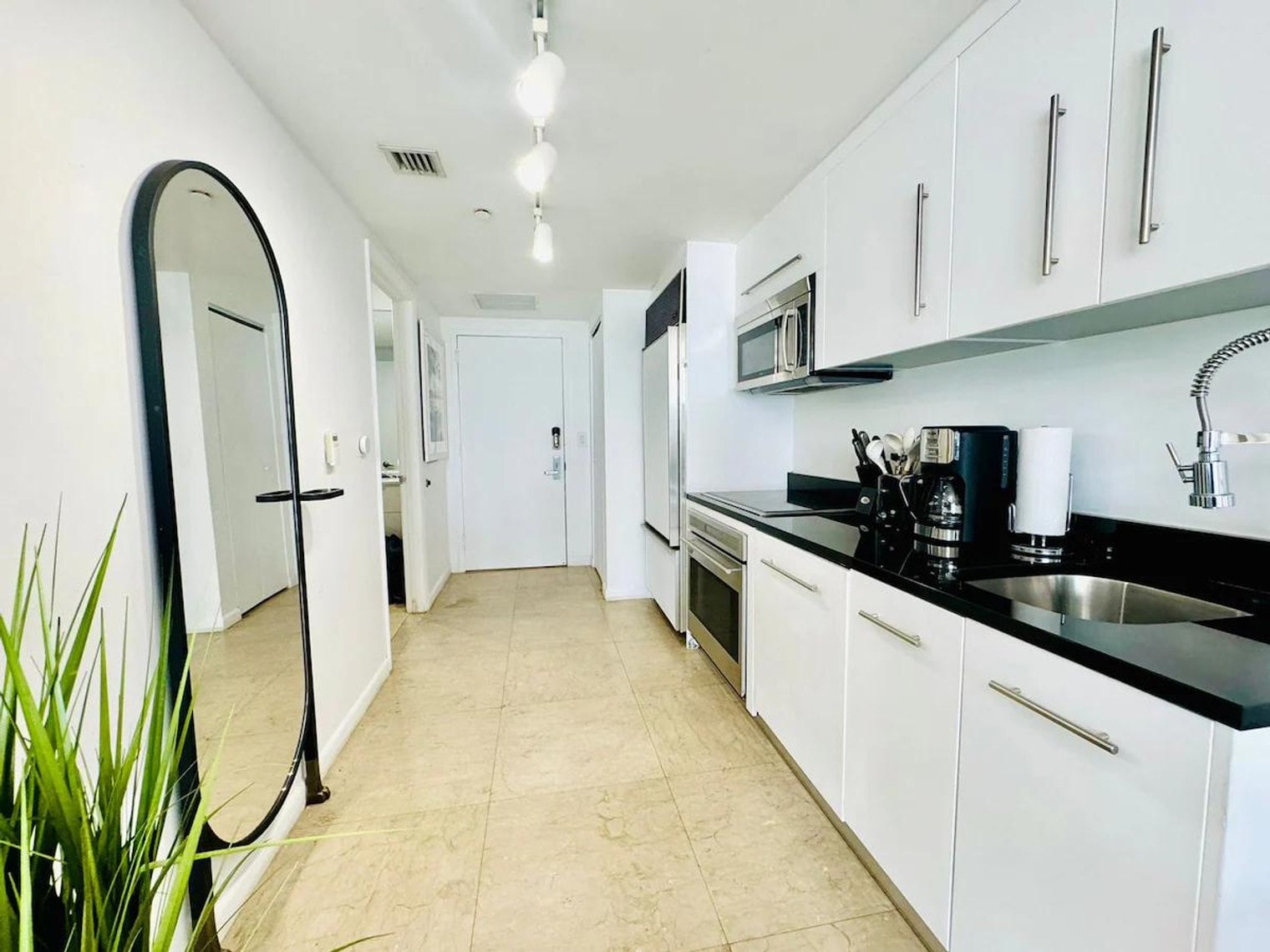 Building Photo - 501 Brickell Ave