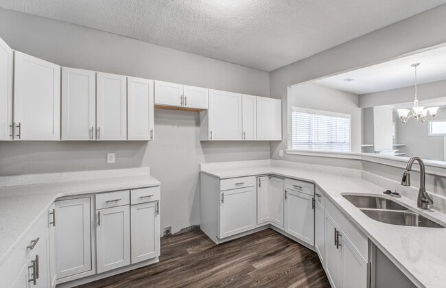 Building Photo - Beautiful Home For Rent!