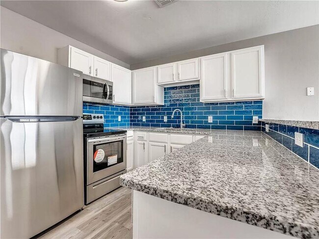 Building Photo - 1230 12th Ave SE