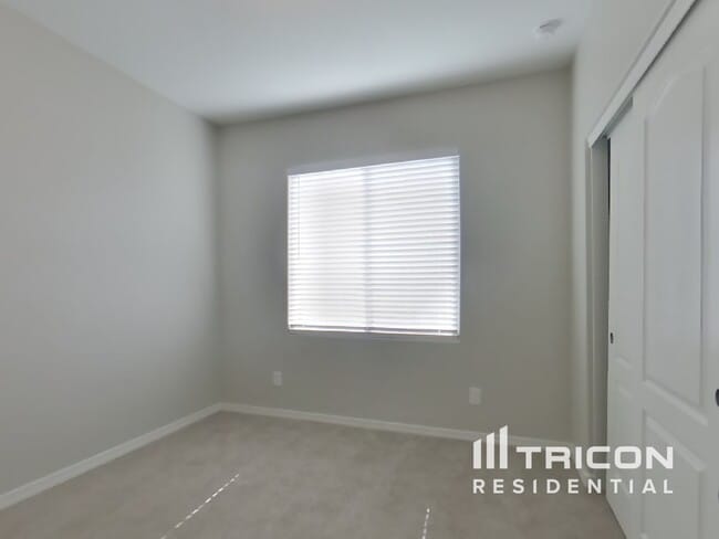 Building Photo - 38169 W Vera Cruz Dr