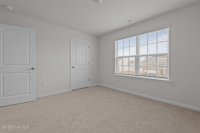 Building Photo - 2120 Wild Rdg Dr