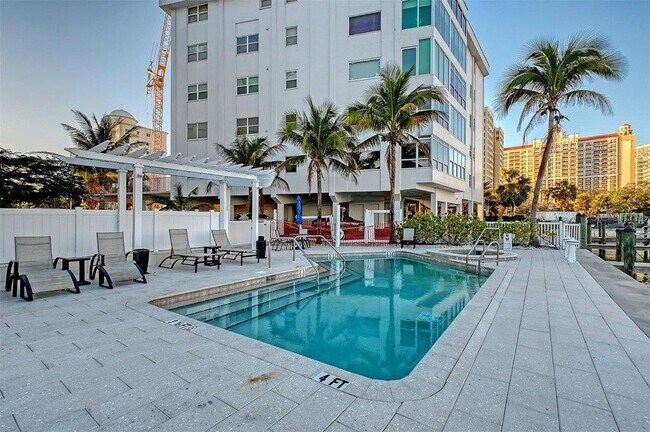 Building Photo - 650 Golden Gate Point