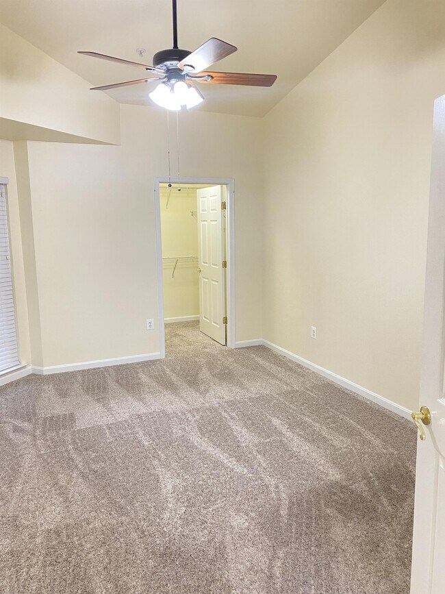 Building Photo - 597 Cawley Dr