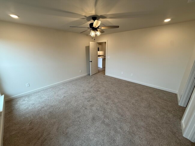 Building Photo - 1309 N Chicago Ave