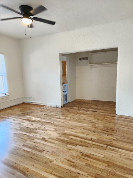 Primary Photo - 1845 N Gramercy Pl
