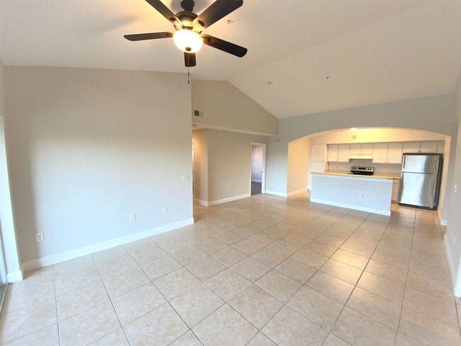 Building Photo - ** FAIRWAY PRESERVE ** 3 BED / 2 BATH COND...