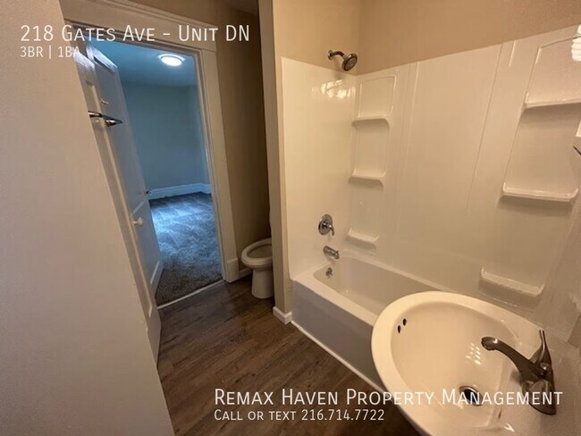 Building Photo - 218 Gates Ave