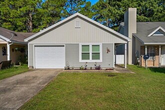 Building Photo - "Charming 3-Bedroom home in Valparaiso wit...