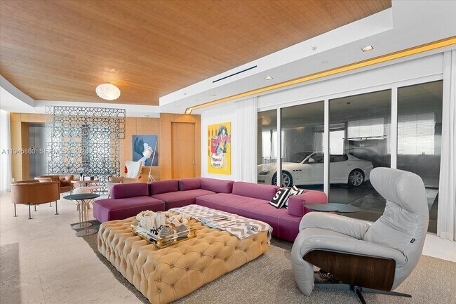 Building Photo - 18555 Collins Ave