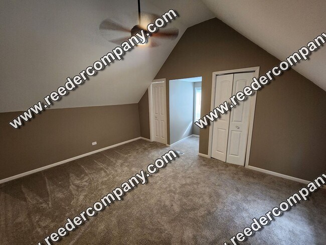 Building Photo - 4441 Sheffield Ave