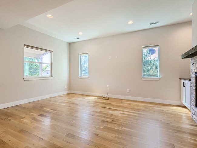 Building Photo - COMING IN  May!!!!!!  Spacious 4 Bedroom, ...