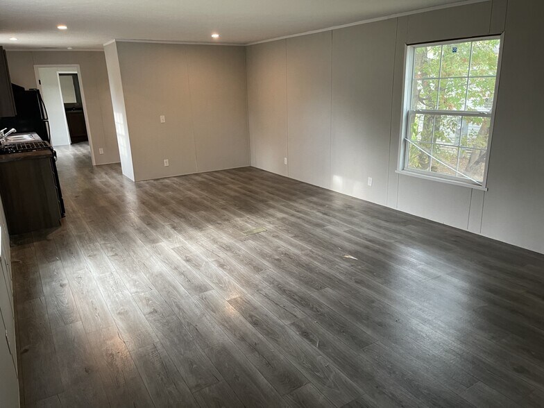 Building Photo - 47 Claremont St