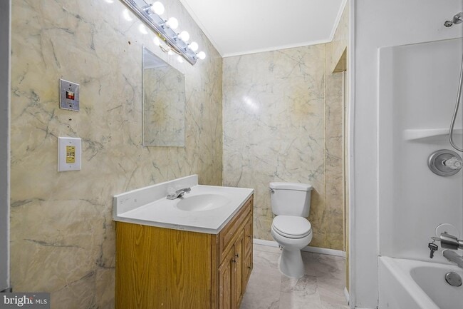 Building Photo - 816 Lincoln St